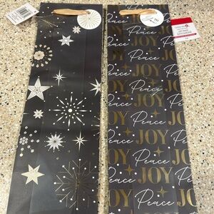 Holiday Wine Gift Bags - Black & Gold Star and 'Joy Peace' Designs